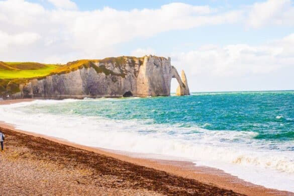 Plage de Normandie la plus proche de Paris en voiture : où aller pour une escapade express ?