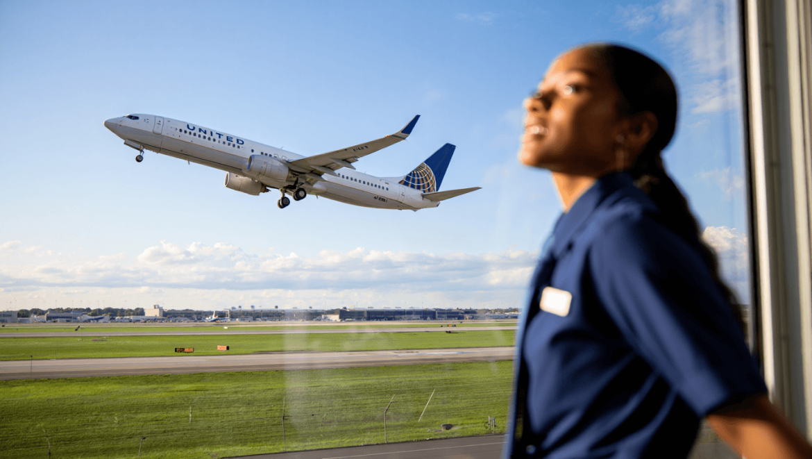 United restores 2 routes from former Cleveland hub, plans biggest schedule there in decade