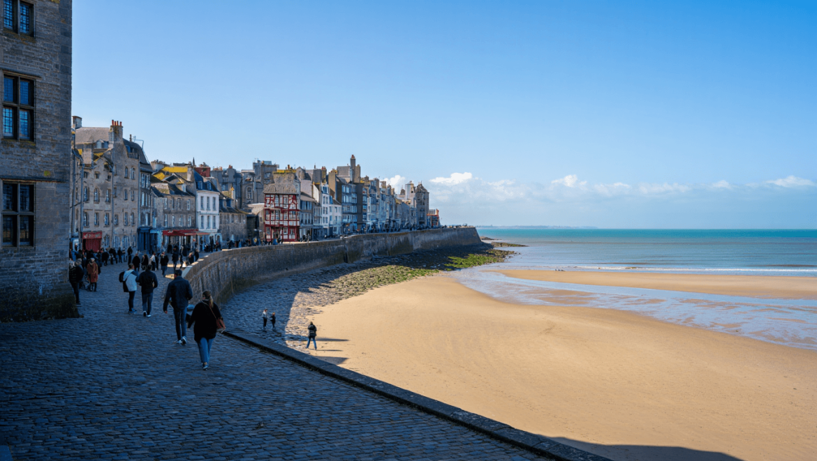 A guide to visiting Calais, France
