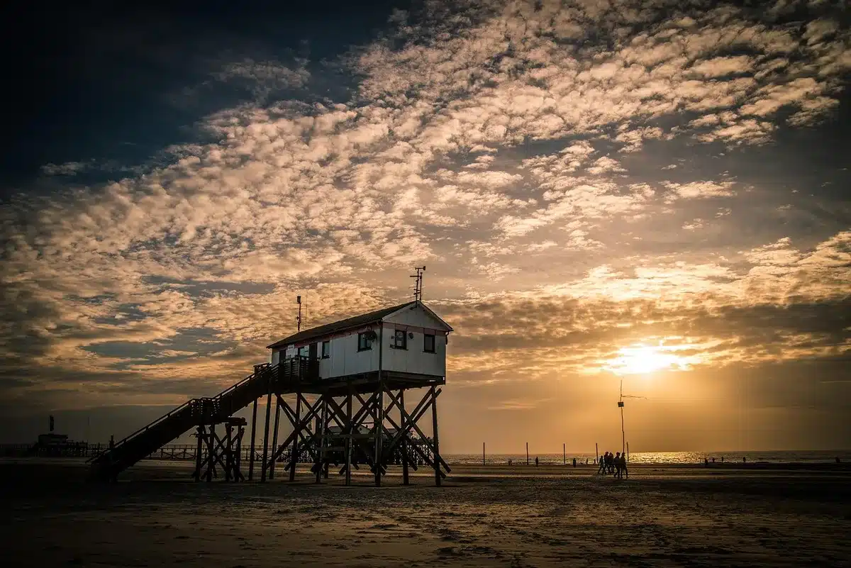 Front de mer de St Kilda avec la jetée et Luna Park au coucher
